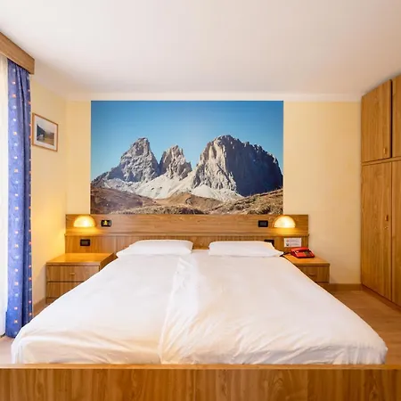 Berg Latemar Spitze Hotel 3*