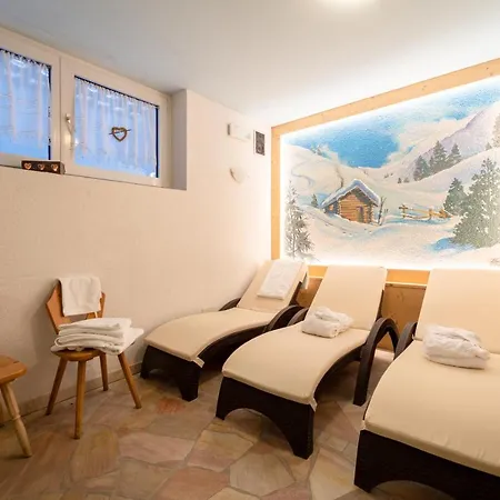 Hotel Berg Latemar Spitze 3*